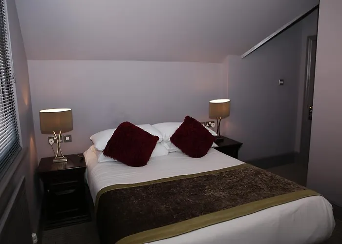Wards Hotel & Restaurant