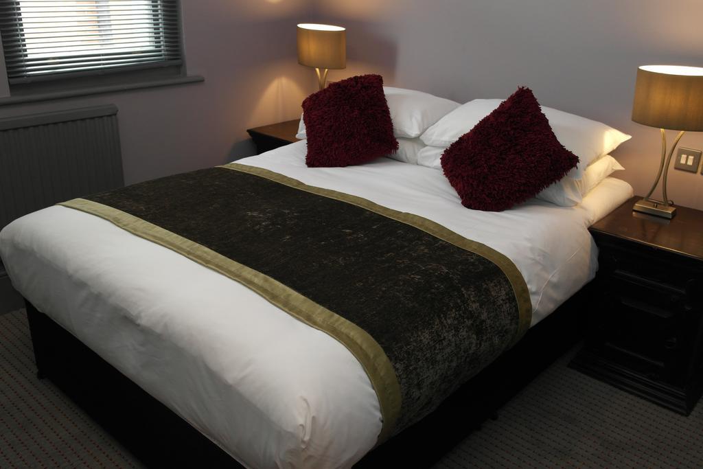 Wards & Restaurant Hotel
