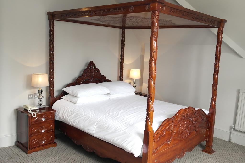 Wards & Restaurant 3* Folkestone