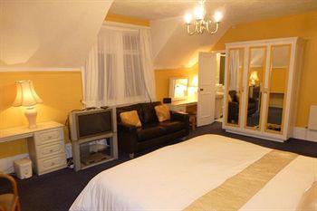 Wards & Restaurant 3*